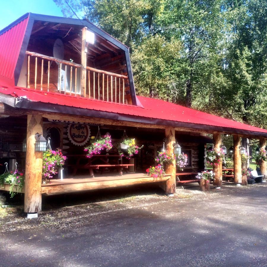 Tetsa River Lodge Екстериор снимка