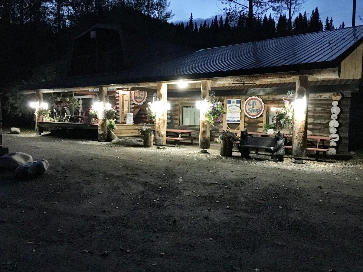 Tetsa River Lodge Екстериор снимка